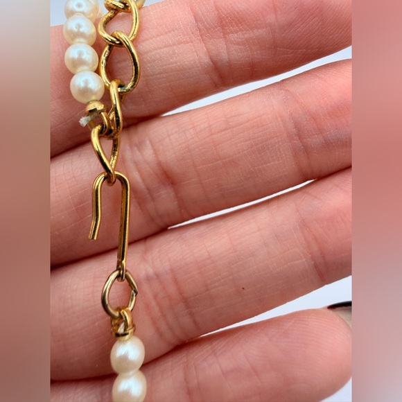 1928 Faux Pearl and Rose Pendant Necklace - Picture 5 of 8